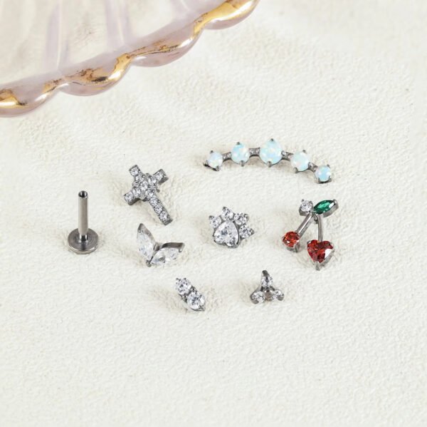 16G Astm F136 Titanium Cherry Labret Stud Paw Print Cross Zircon Implant Grade Titanium Piercing Jewelry